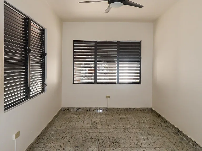 423 Calle R — Photo 9