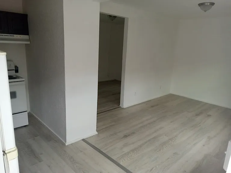323 Commercial St #7 — Photo 3