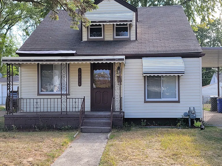 20214 Mackay St — Photo 1