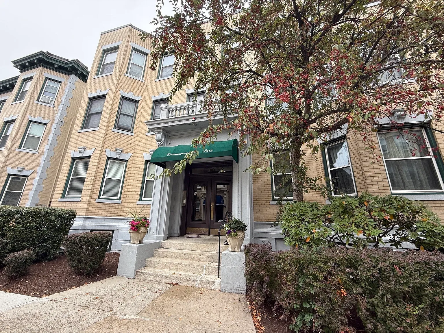1 bed, 1.0 bath, 533 sqft, $2,800 — Photo 2