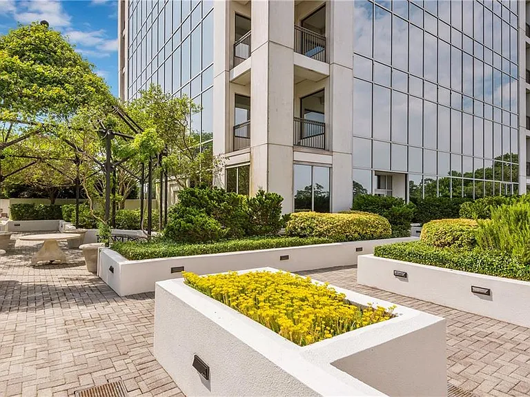 2828 Peachtree Rd NE #1903 — Photo 36