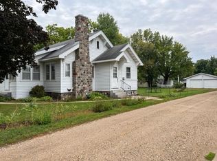 24 E Weisel St, Litchfield, MN 55355