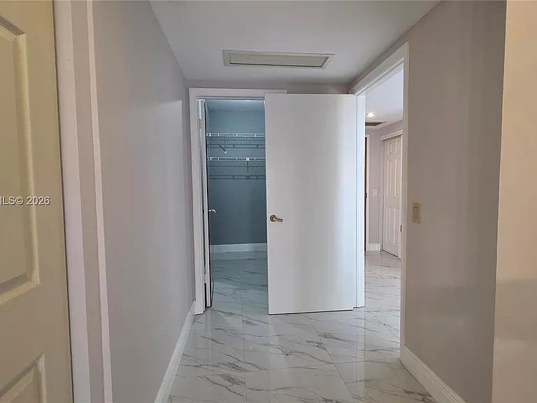 3610 Yacht Club Dr #615 — Photo 18