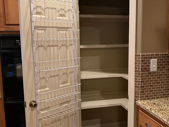 5th image of 3779 Woodcrest Dr