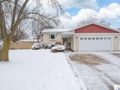 250 Cliff Dr, North Mankato, MN, 56003