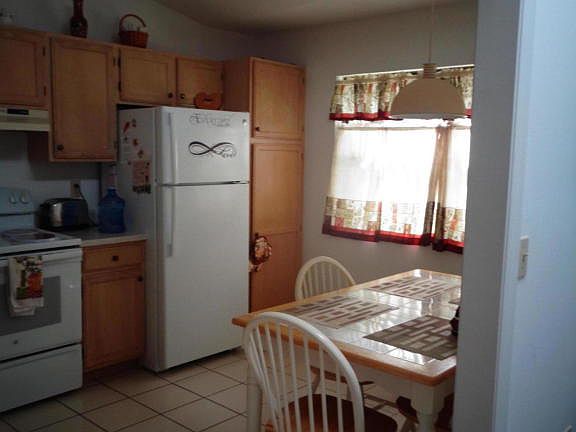 5th image of 4 Aston Cir