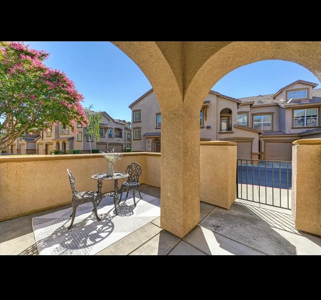 Building Photo - 5350 Dunlay Dr #2216