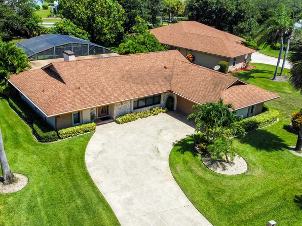 6541 SE Nantucket Court, Hobe Sound, FL 33455