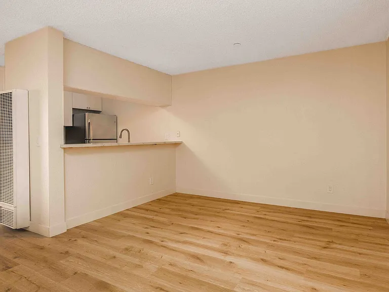 Mission Village Apartments — Photo 19