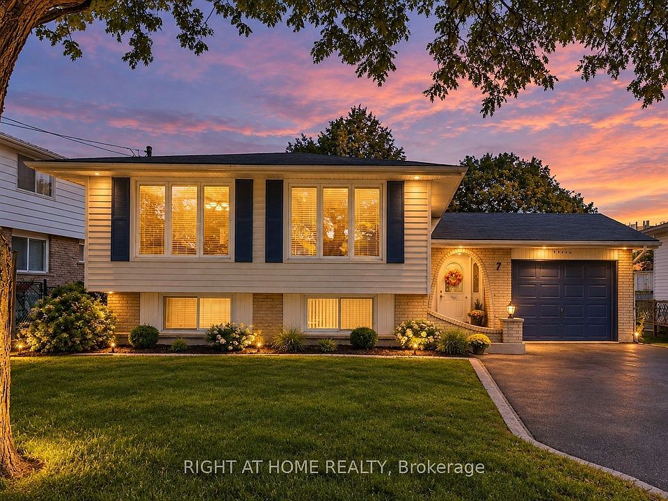 1st image of 7 Hanover Pl N