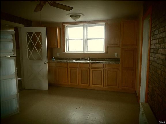 5th image of 220 S Main St