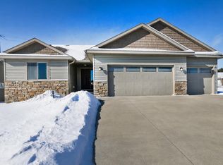 481 Manor Garden Ln NW, Rochester, MN 55901