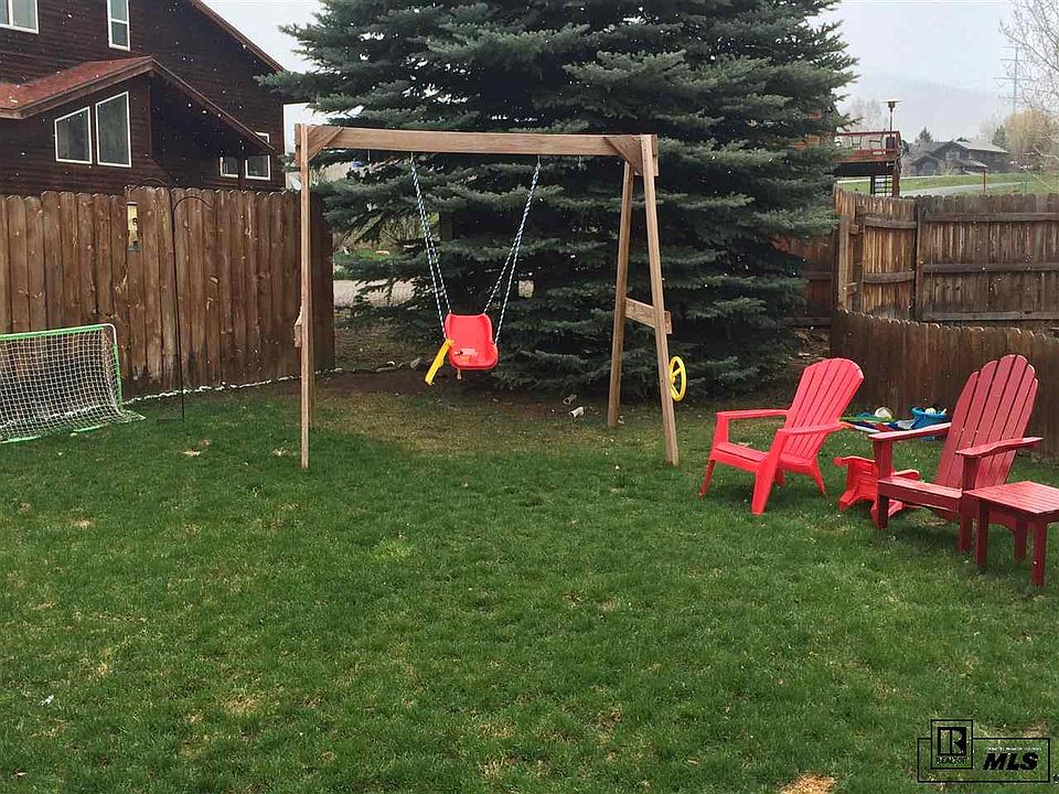 2nd image of 318 Cherry Dr