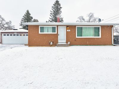 100 Ensenada Dr, Carpentersville, IL, 60110