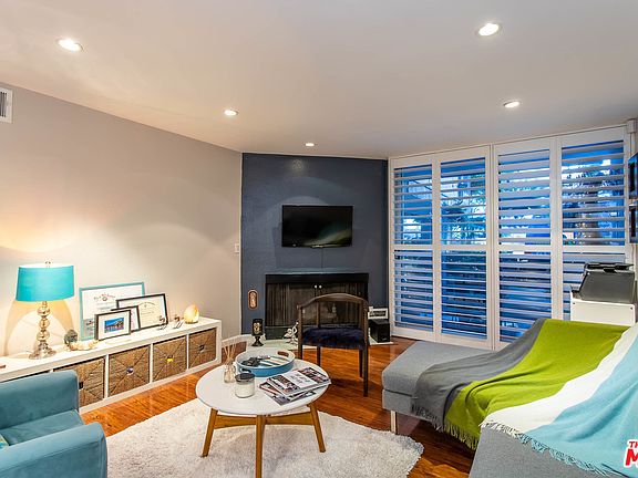 3rd image of 8530 Holloway Dr APT 101