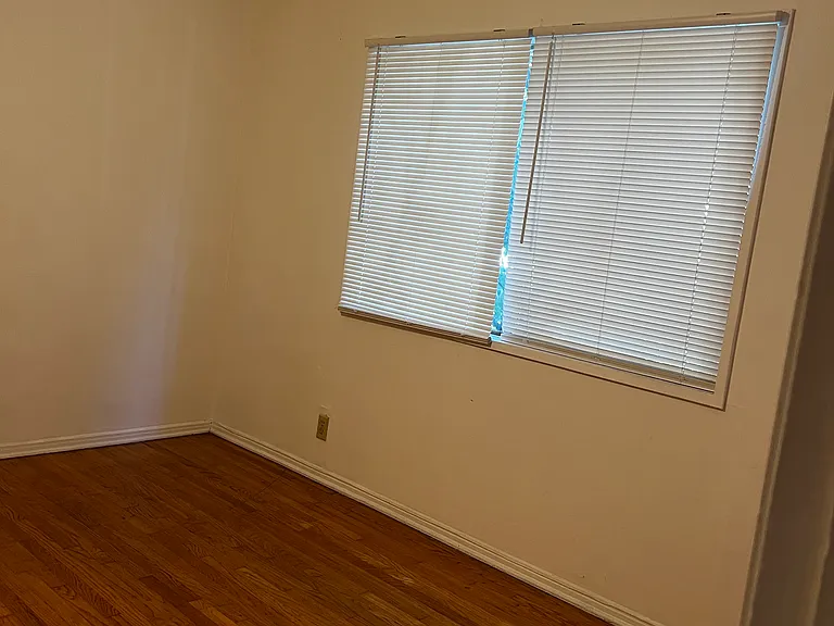 1541 Veteran Ave #2 — Photo 10