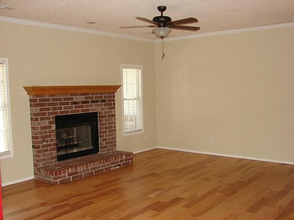 4th image of 3103 Peach Blossom Ln