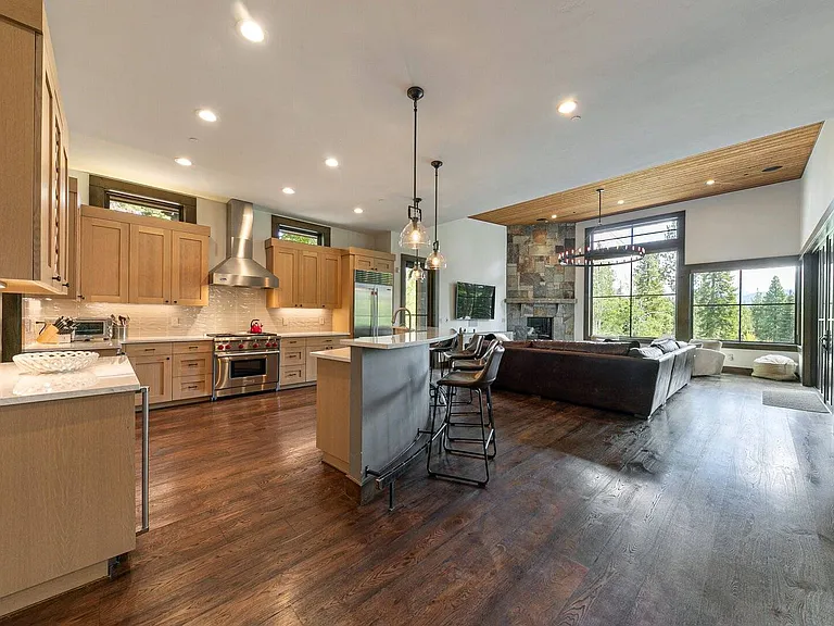 8615 Huntington Ct — Photo 10