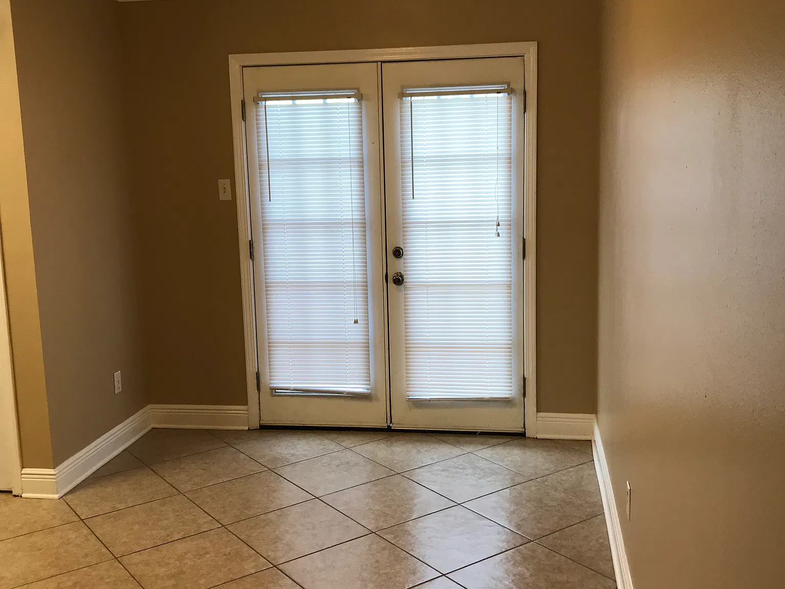 2 bed, 1.5 bath, 1125 sqft, $1,150 — Photo 4