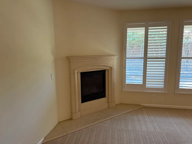1427 Wyndham Ln — Photo 8