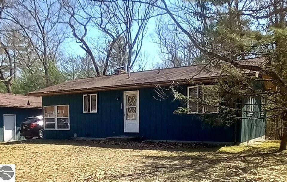 1st image of 5412 E 8th St