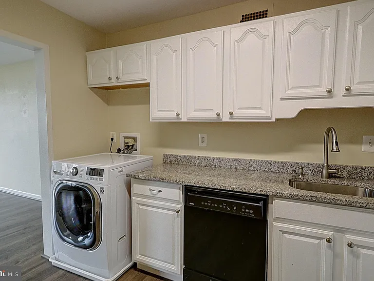 5225 Pooks Hill Rd #1511N — Photo 5