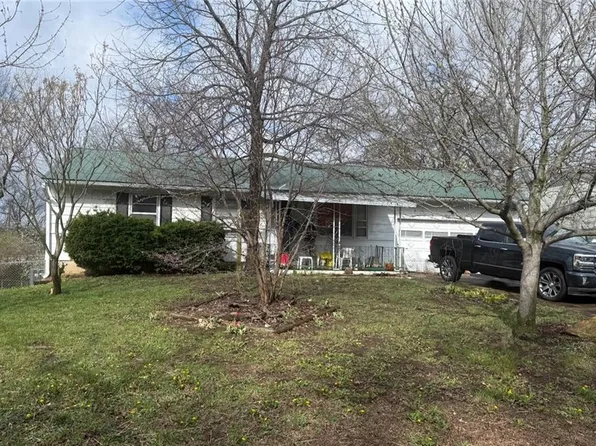 1102 N Farview Dr, Independence, MO 64056