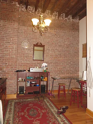 Rented by Rennit Inc. | media 40