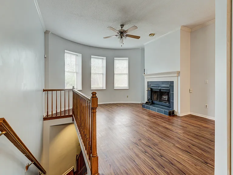 4319 Lindell Blvd #D — Photo 5