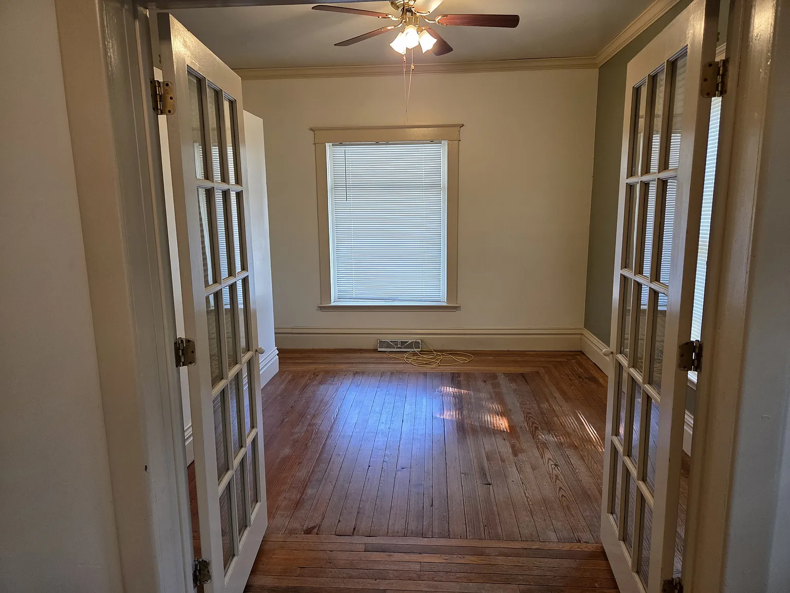 807 Ferris Ct - 1 — Photo 1