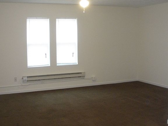 2nd image of 11617 Franklin Blvd #2E