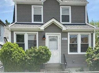 18616 Mangin Ave, Saint Albans, NY 11412