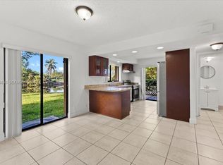 181 Wimbledon Lake Dr #181, Plantation, FL 33324
