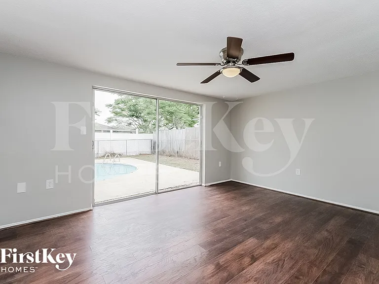 7825 Embassy Blvd — Photo 10