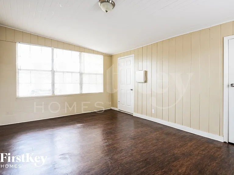 1521 Heather Ave — Photo 9