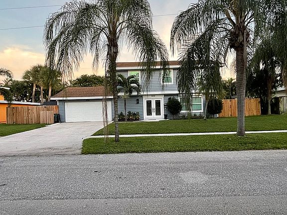 2nd image of 900 NW 17th Ave