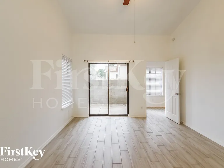 1622 E Villa Theresa Dr — Photo 10