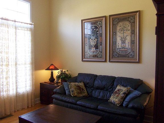 formal living room with 12' ceiling