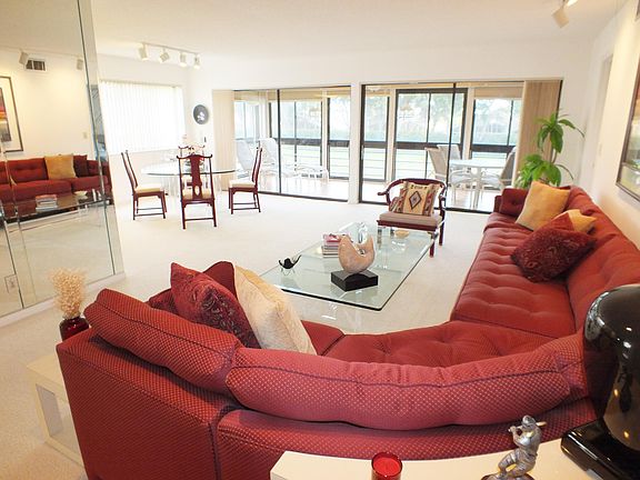 5th image of 5603 Fairway Park Dr APT 201