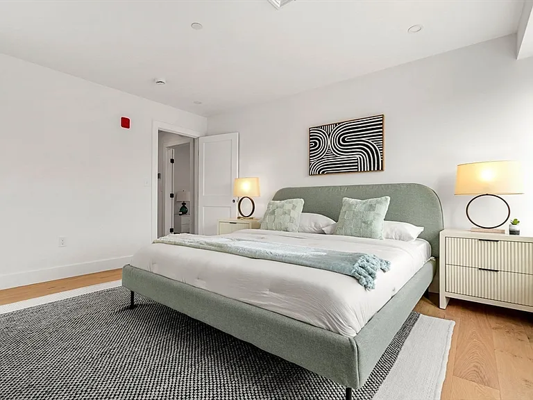 6 Elm St #6 — Photo 9