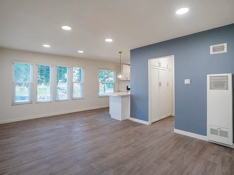 115 N Eastwood Ave — Photo 4