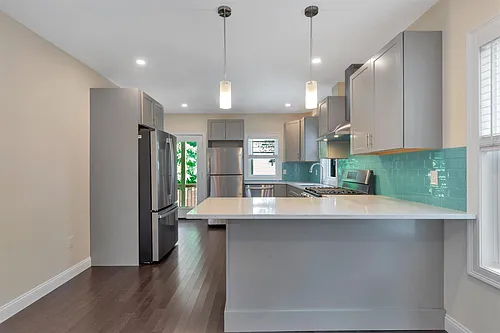 161 4th St Photo 1