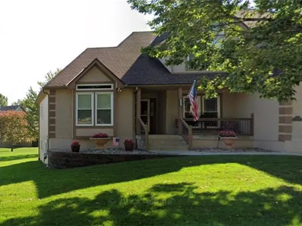 4333 SE Seattle Slew Dr, Lees Summit, MO 64082