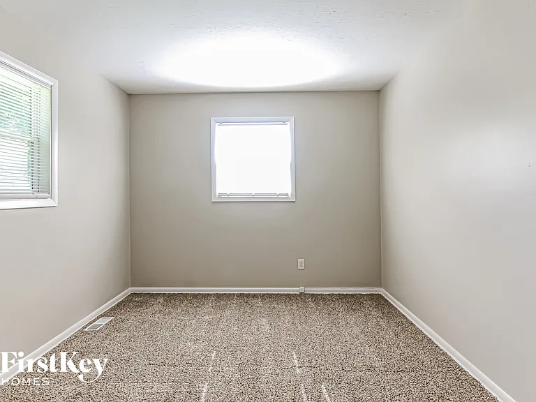 4939 Norcroft Dr — Photo 12