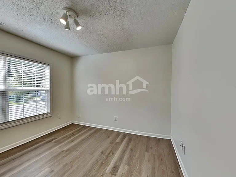1302 River Rock Dr — Photo 15
