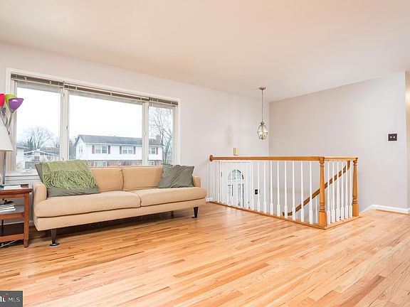 3rd image of 9526 Bonair Dr
