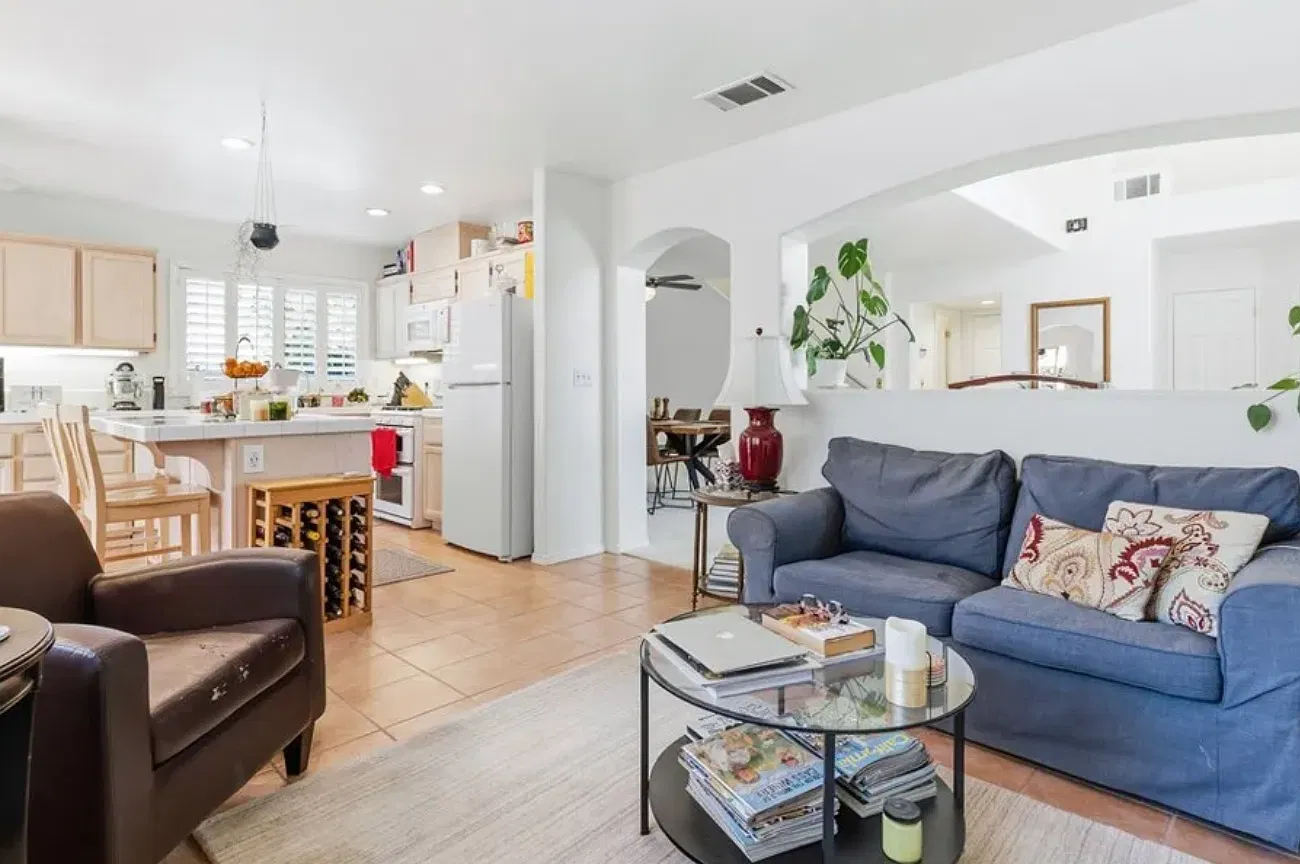 3 bed, 2.5 bath, 1687 sqft, $3,200 — Photo 1