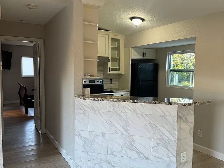 5323 Hoffman St — Photo 7