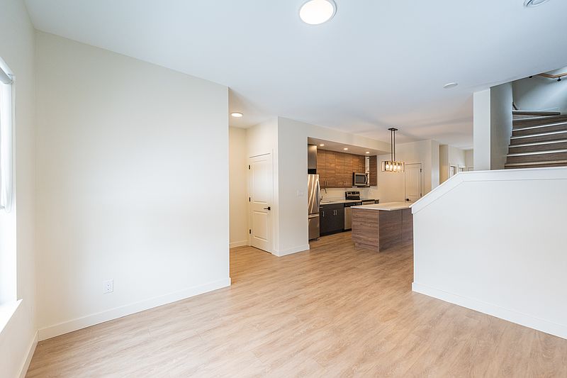 Winnipeg Apartment for rent - 3 Bedrooms — photo 3