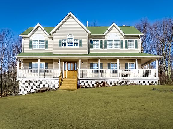3rd image of 78 Halley Dr
